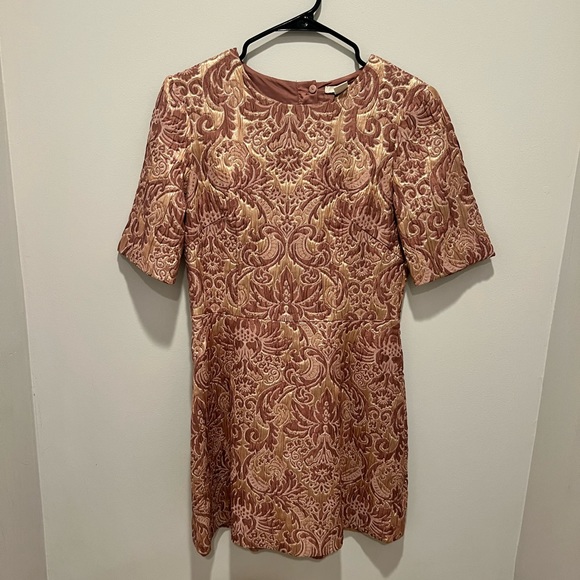H&M Dresses & Skirts - H&M floral Jacquard pink gold dress, size 10